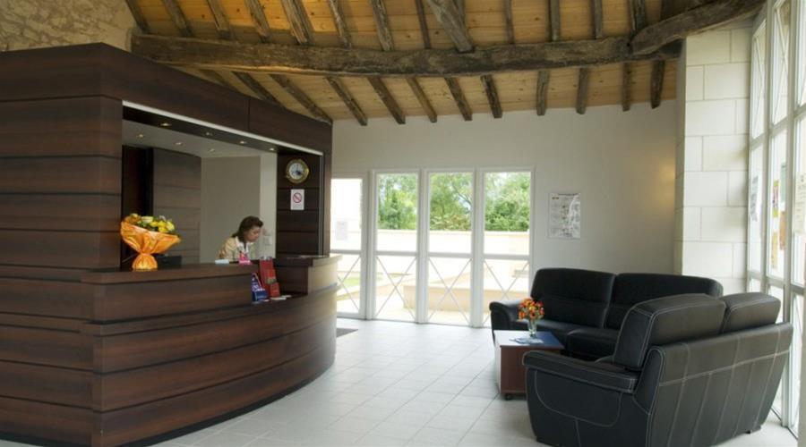 Terres de France - Appart'Hôtel La Roche-Posay Exterior foto